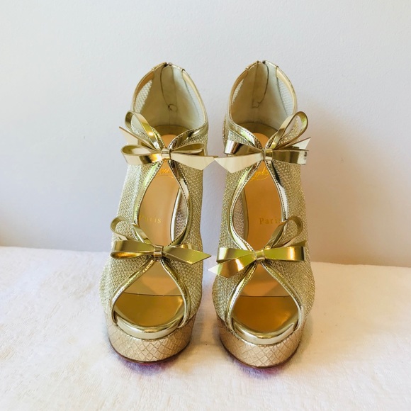 CHRISTIAN LOUBOUTIN*US 6.5**Gold Bow Heels*$1195 - Picture 2 of 8